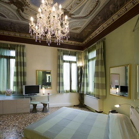 Отель Sogno Di Giulietta E Romeo Венеция Экстерьер фото